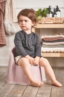 Little Pea BabyBjorn Γιογιό Potty Chair-powder-pink_lifestyle